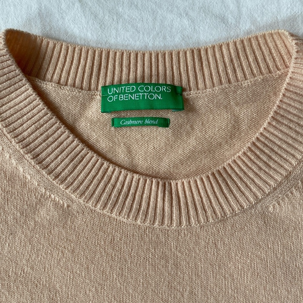 United colors of Benetton cashmere blend peach sweater size medium
